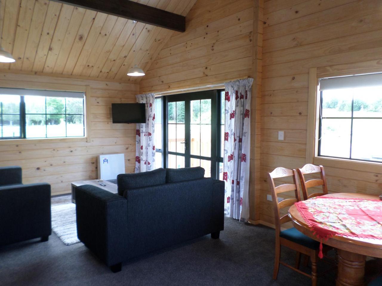 Central Chalets Ltd Alexandra Buitenkant foto